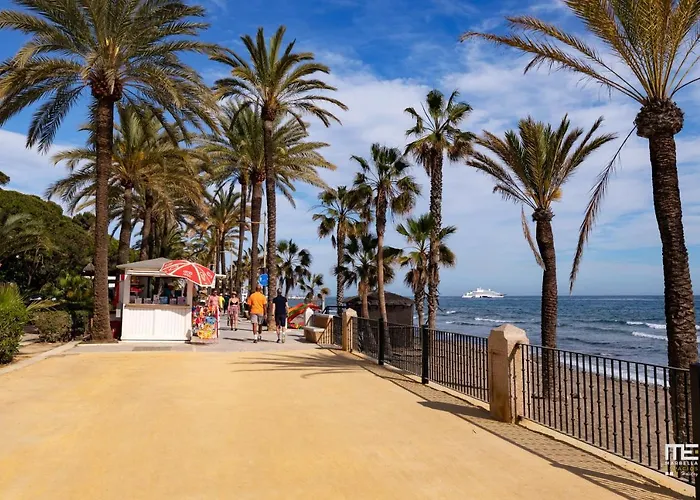 208, Close To The Beach, 2 Bedroom,golden Mile 아파트