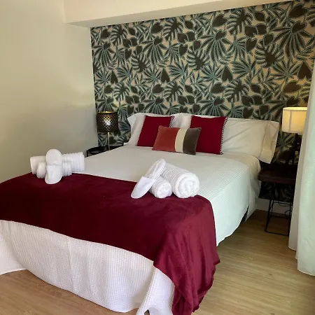 Apartment 208, Close To The Beach, 2 Bedroom,golden Mile *