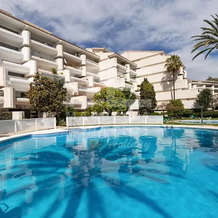 Apartment 208, Close To The Beach, 2 Bedroom,golden Mile