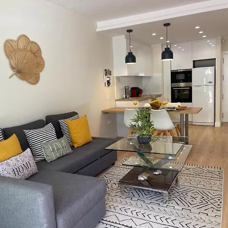 208, Close To The Beach, 2 Bedroom,golden Mile Апартаменти *
