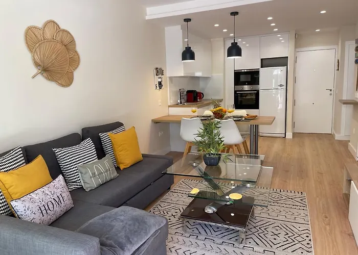 208, Close To The Beach, 2 Bedroom,golden Mile * Marbella