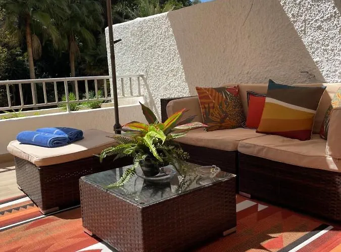 Apartment 208, Close To The Beach, 2 Bedroom,golden Mile