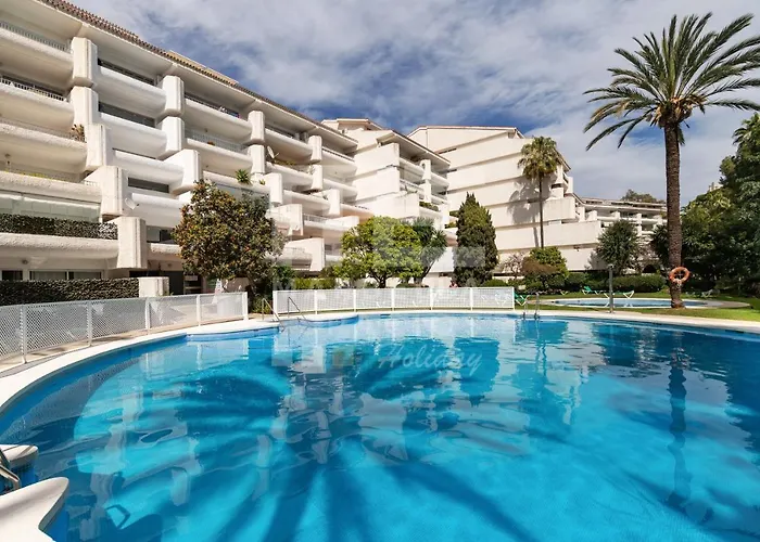 Apartment 208, Close To The Beach, 2 Bedroom,golden Mile